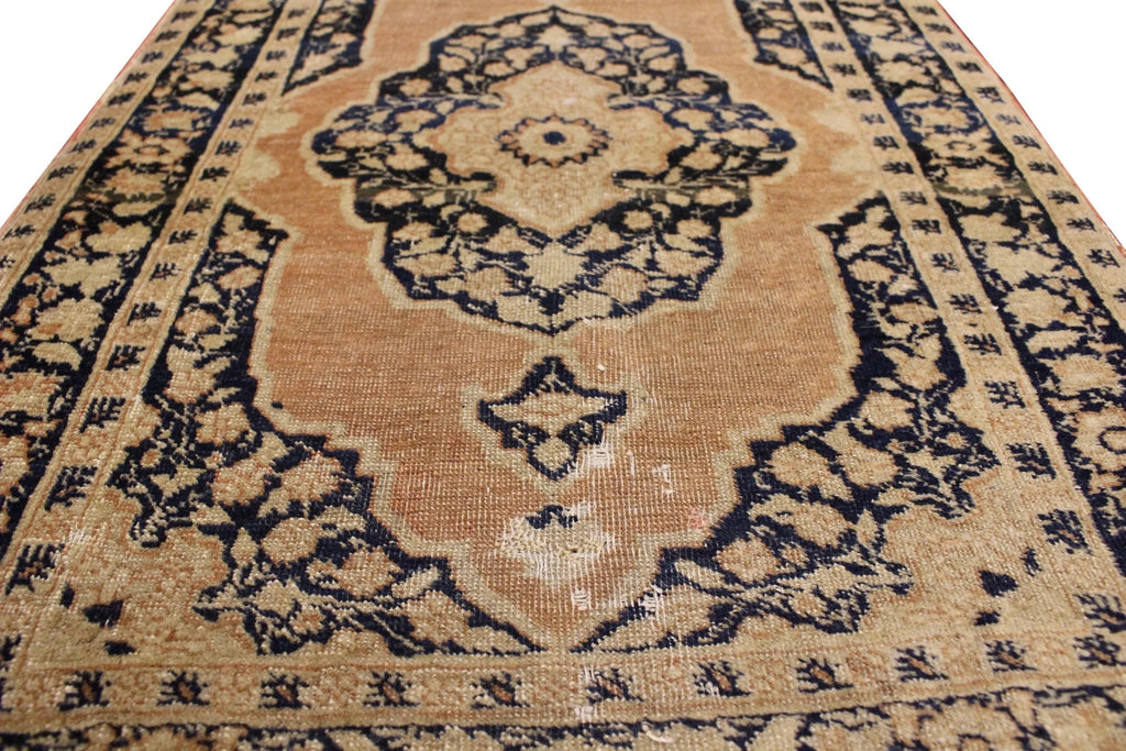 1'10"x2'5" Tabriz Hand Knotted