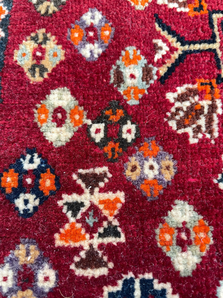 1'11"x1'11" Kashkuli Hand Knotted