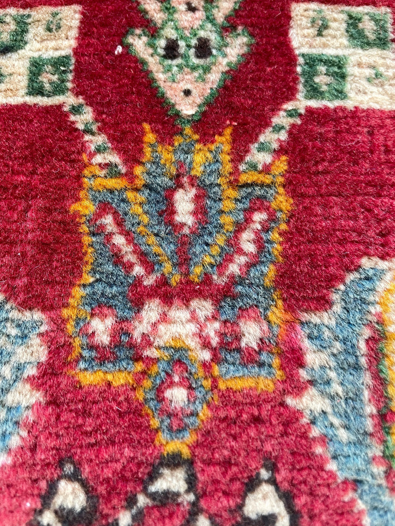 1'11"x1'11" Kashkuli Hand Knotted