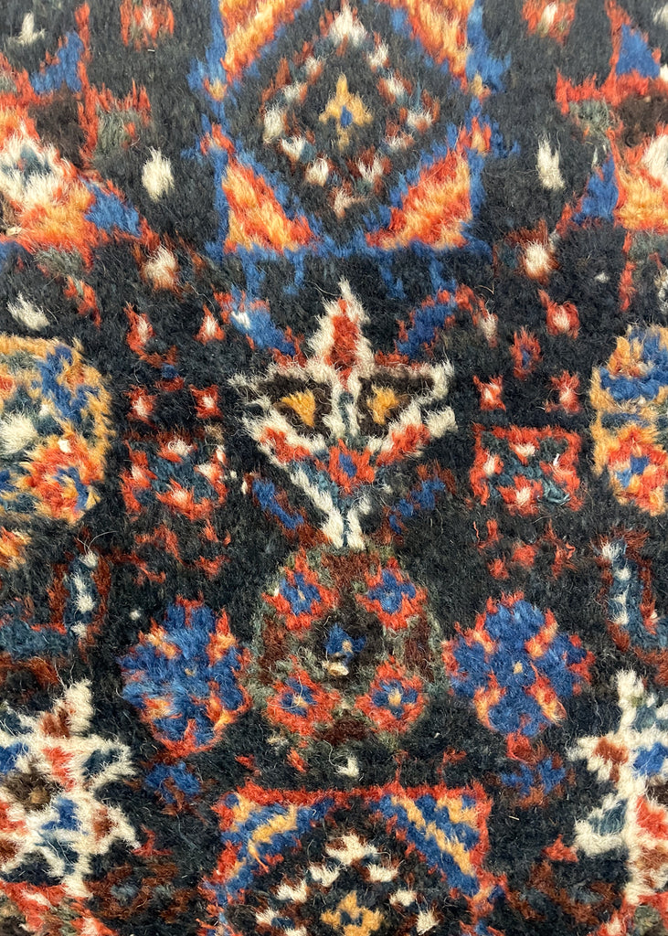 1'5"x1'10" Bakhtiari Hand Knotted