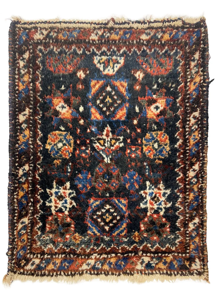 1'5"x1'10" Bakhtiari Hand Knotted