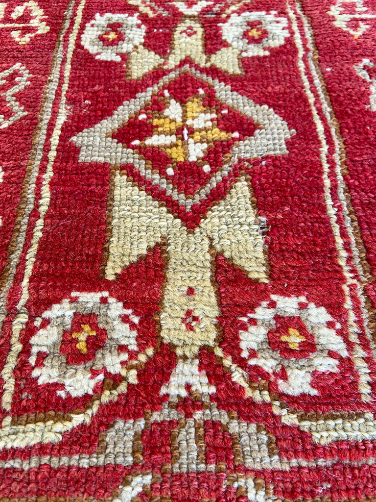 1'7"x2'6" Konya Yastik Fragment Hand Knotted