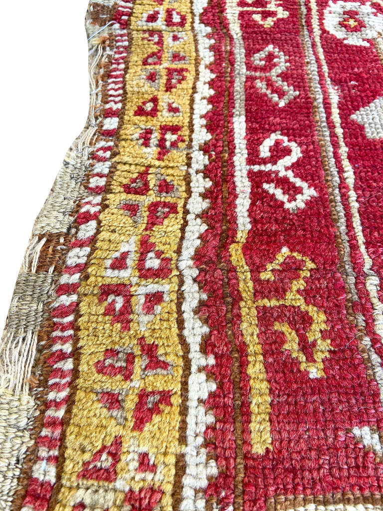 1'7"x2'6" Konya Yastik Fragment Hand Knotted