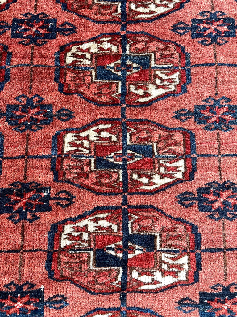 2'10"x3'2" Tekke Hand Knotted