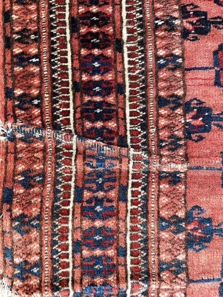 2'10"x3'2" Tekke Hand Knotted