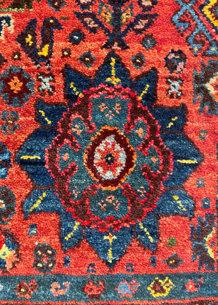 2'11"x7'11" Qashqai Hand Knotted