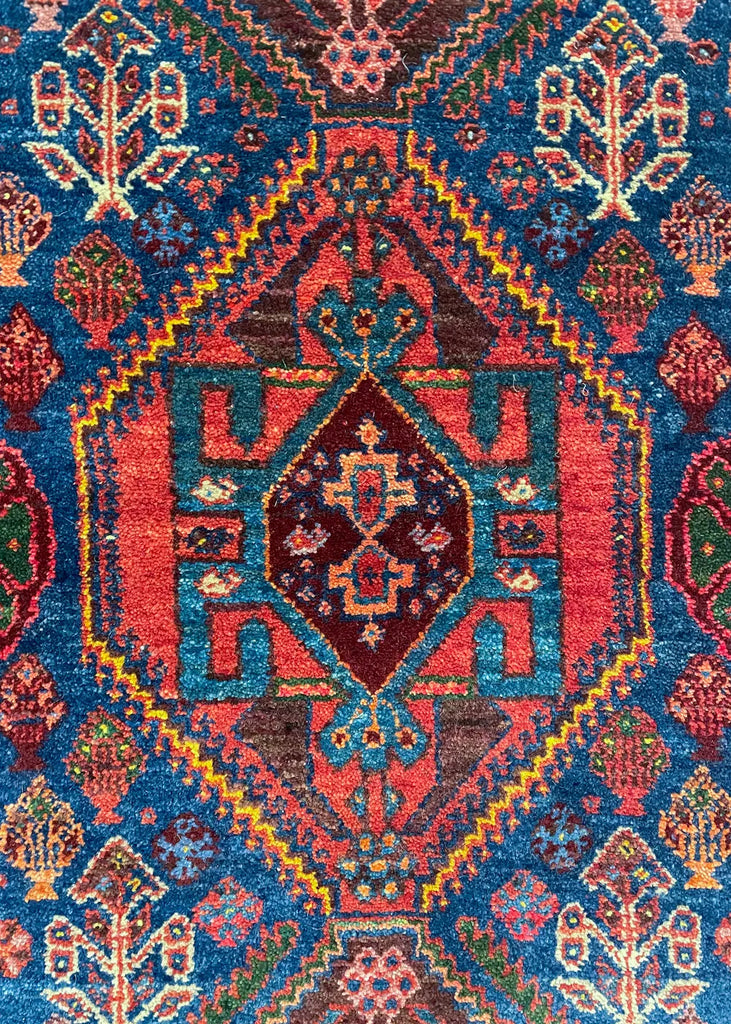 2'11"x7'11" Qashqai Hand Knotted