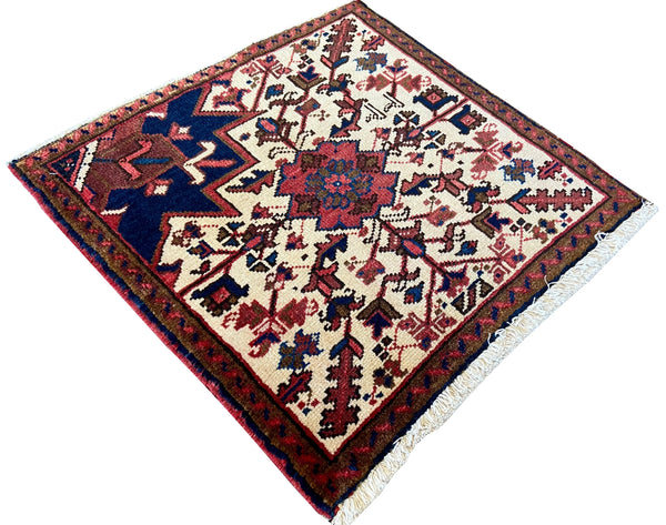 2'1"x2'2" Heriz Sampler Hand Knotted