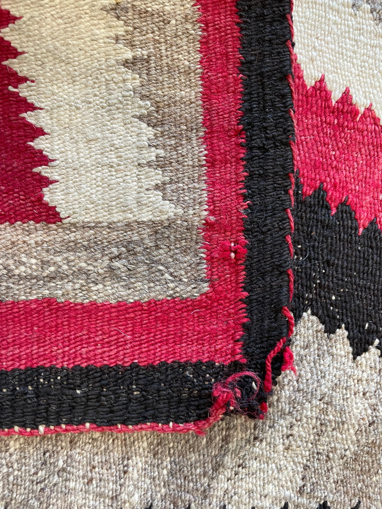 2'3"x3'5" Navajo Ganado Hand Woven