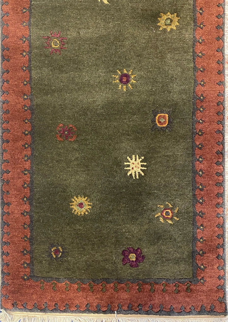 2'6"x10 Sol Moss (s) Hand Knotted