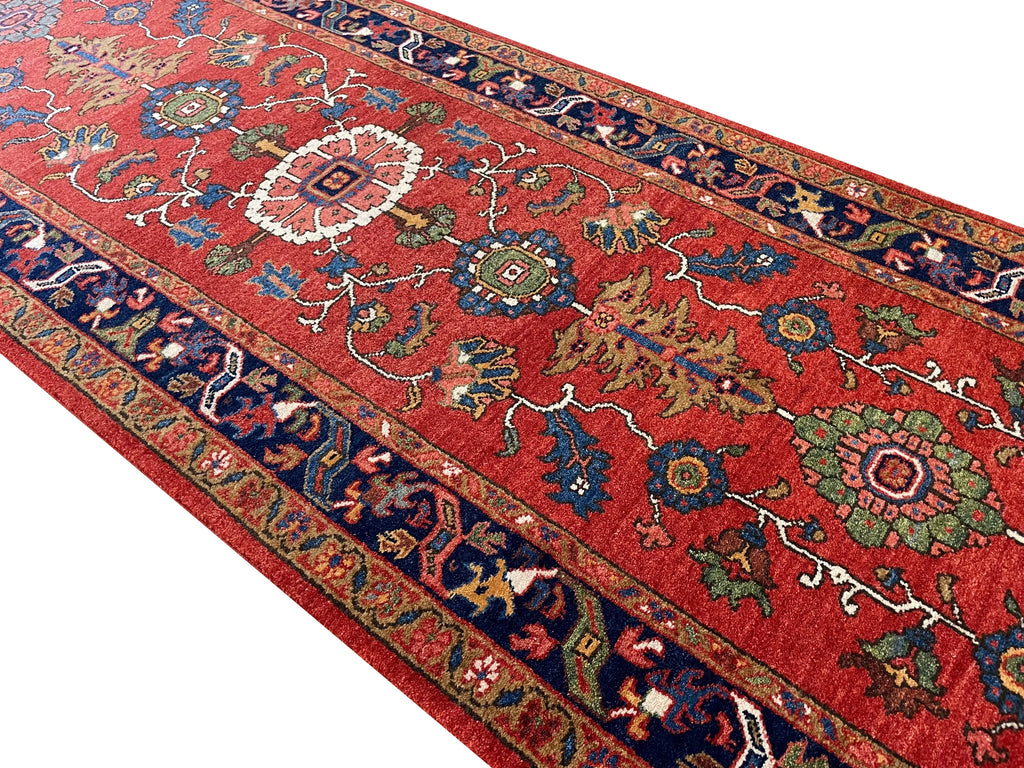 2'6"x12'8" Heriz Hand Knotted