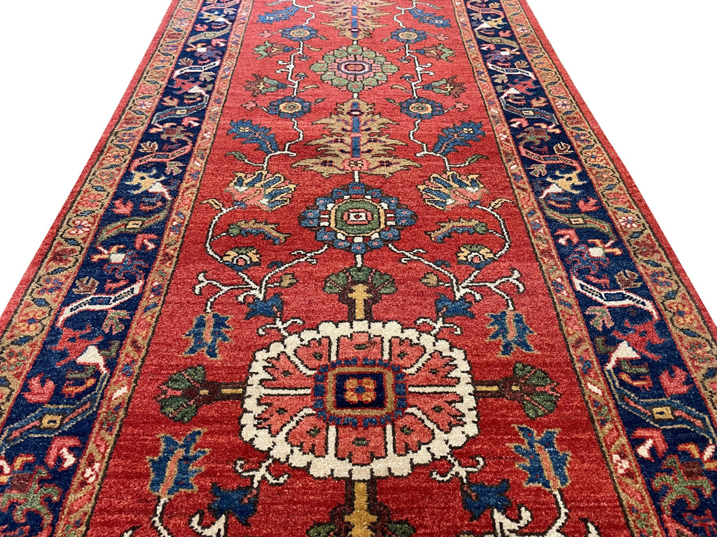 2'6"x12'8" Heriz Hand Knotted
