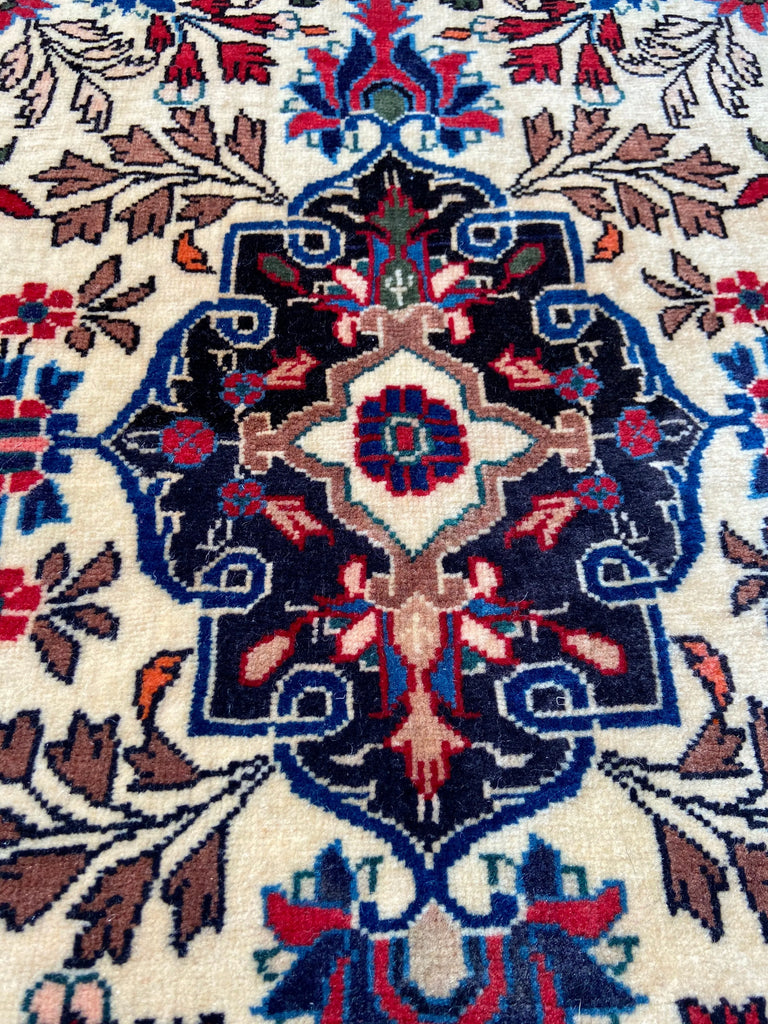 2'6"x3'1" Rudbar Hand Knotted