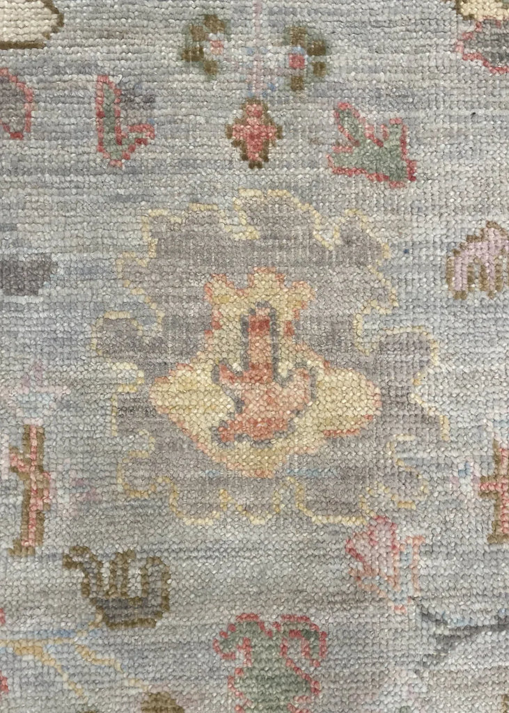 2'6"x9'8" Oushak Hand Knotted