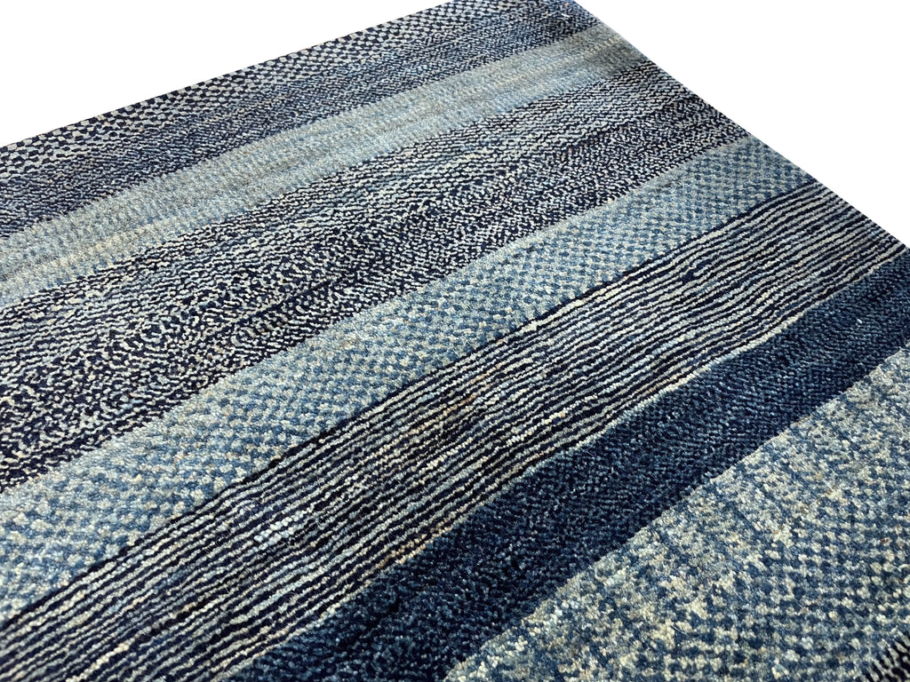 2'7"x2'9" Kashkuli Gabbeh Hand Knotted