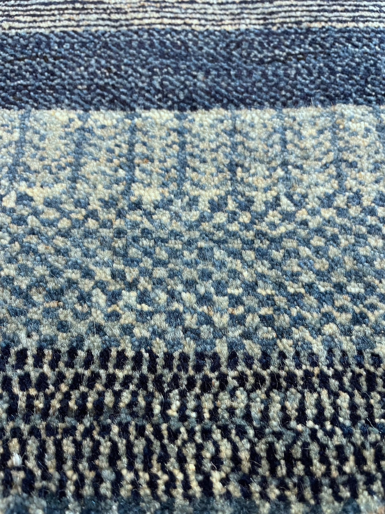 2'7"x2'9" Kashkuli Gabbeh Hand Knotted