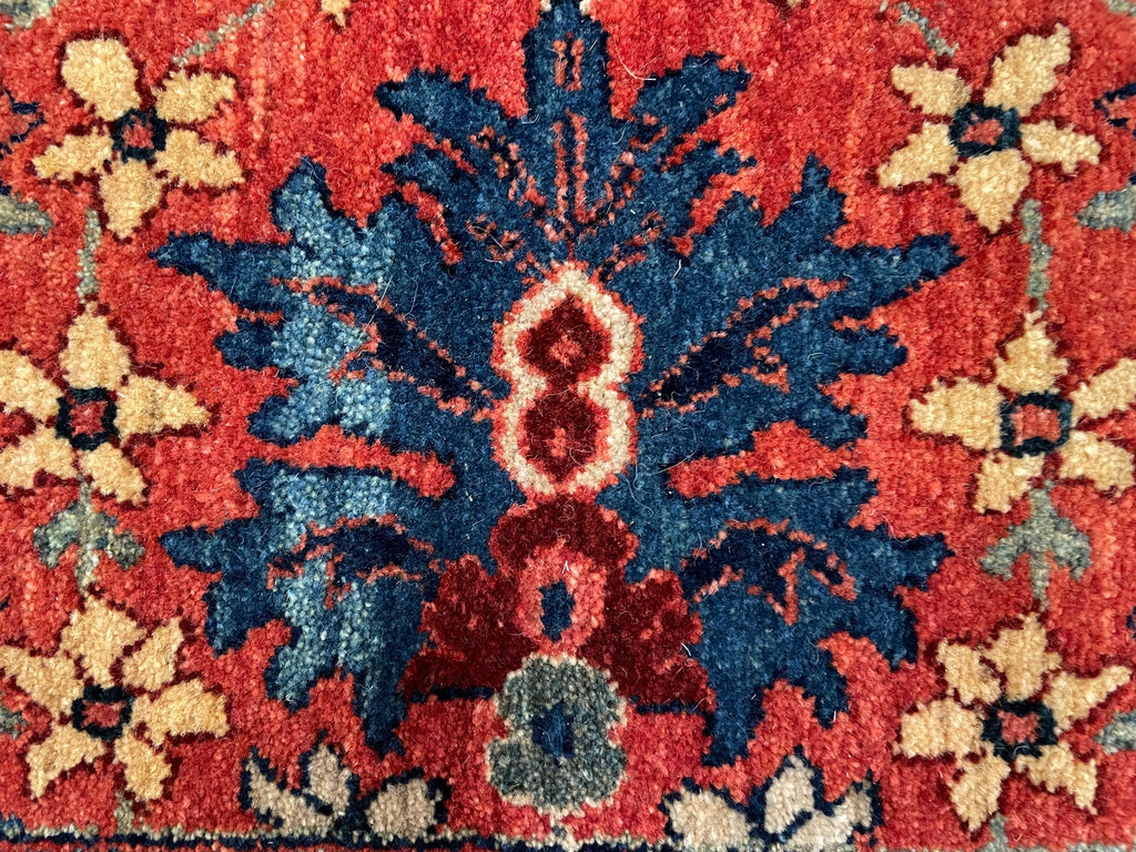 2'7"x5'4" Bidjar Hand Knotted