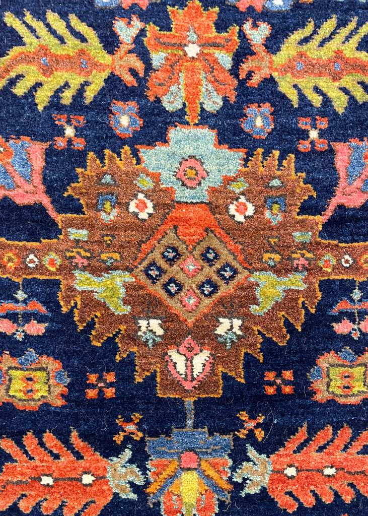 2'7"x5'8" Heriz Hand Knotted