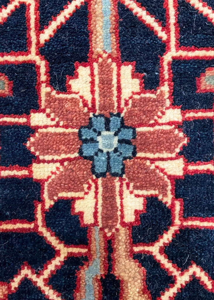 2'7"x8'2" Arabesque Hand Knotted