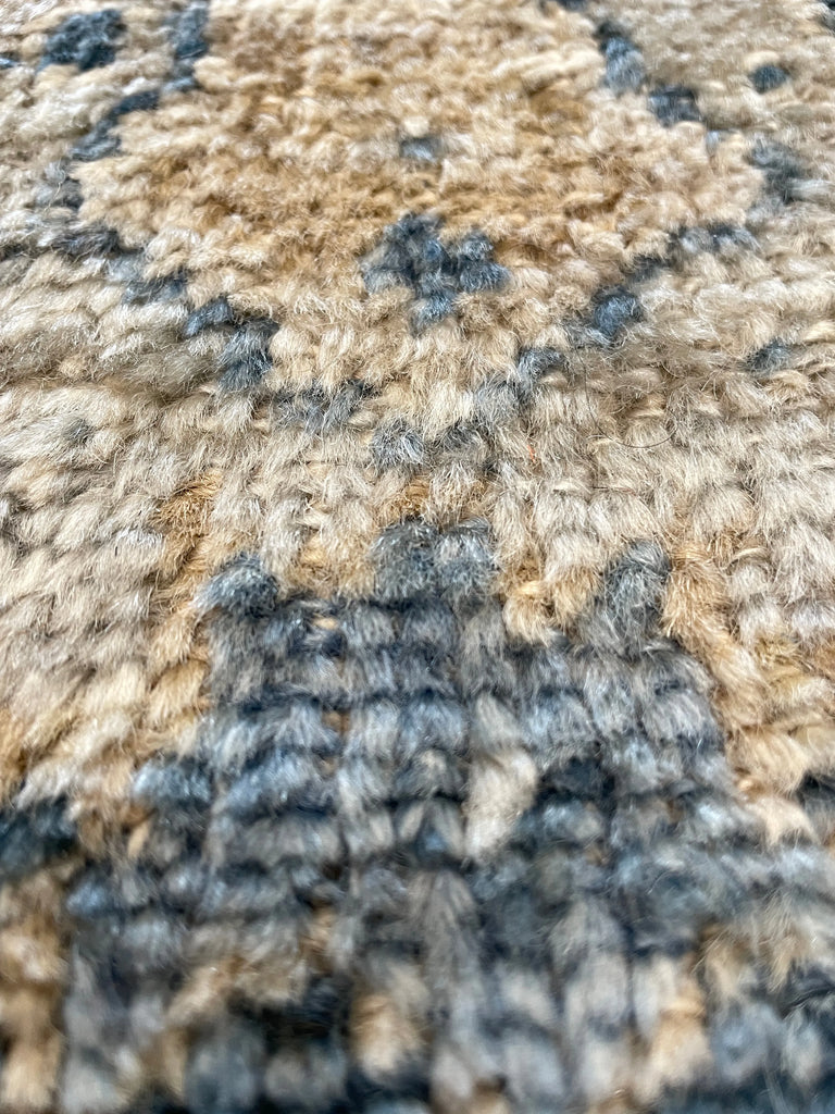 2'7"x9'8" Oushak Hand Knotted