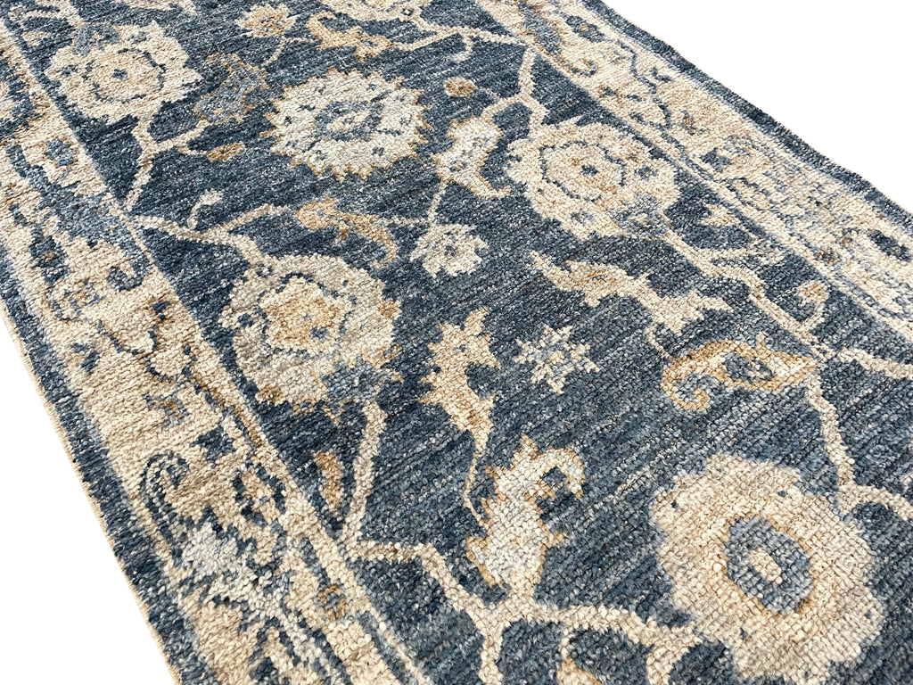 2'7"x9'8" Oushak Hand Knotted