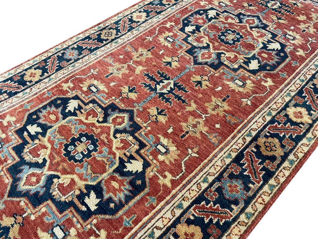 2'7"x9'9" Indo-Serapi Hand Knotted