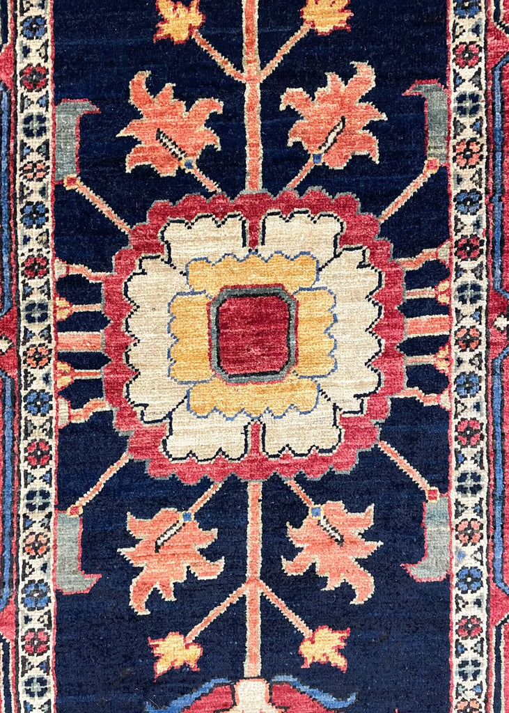 2'8"x11'10" Heriz Hand Knotted