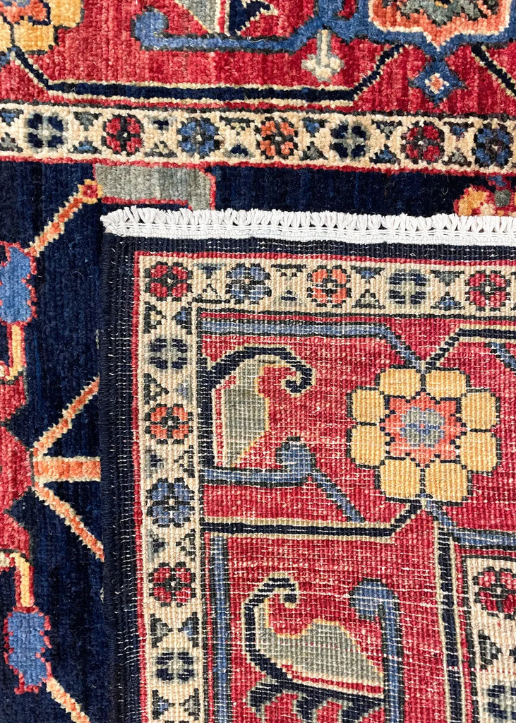 2'8"x11'10" Heriz Hand Knotted