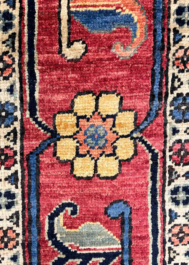 2'8"x11'10" Heriz Hand Knotted