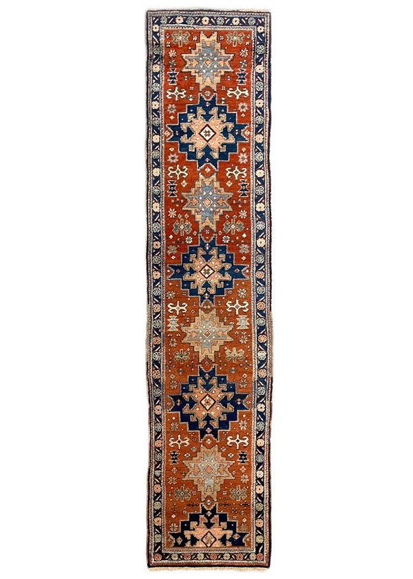 2'8"x11'8" Heriz Hand Knotted