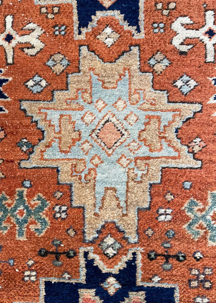 2'8"x11'8" Heriz Hand Knotted