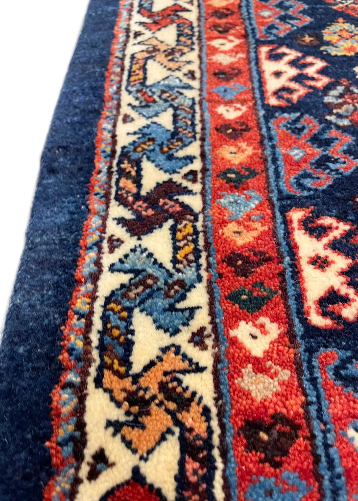 2'8"x2'4" Qashqai Hand Knotted