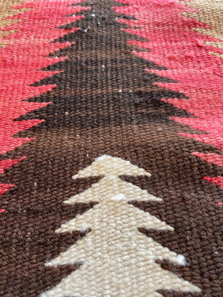 2'8"x3'9" Navajo Hand Woven