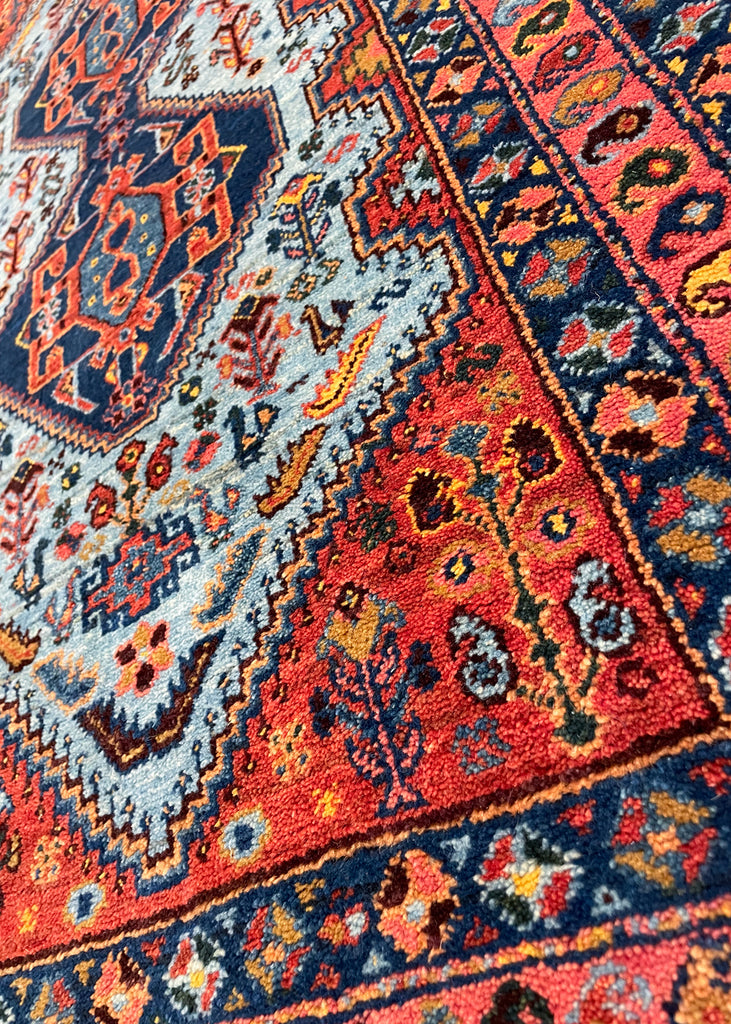 2'8"x5'3" Qashqai Hand Knotted