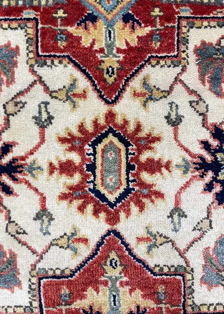 2'8"x9'11" Heriz Hand Knotted