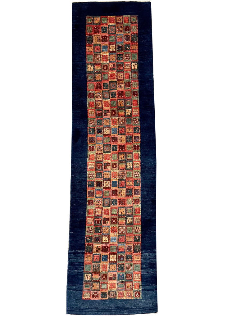 2'8"x9'9" Kashkuli Gabbeh Hand Knotted