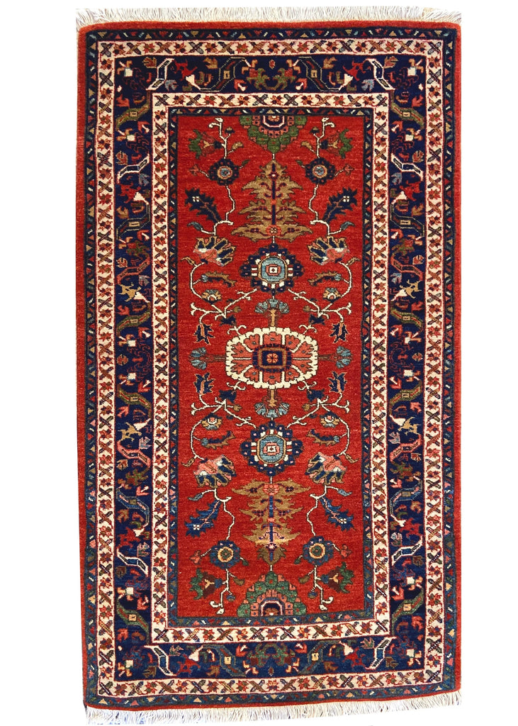 2'9"x4'10" Heriz Hand Knotted