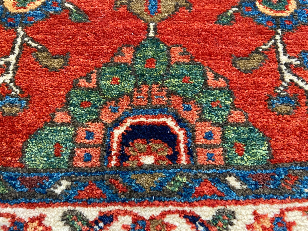 2'9"x4'10" Heriz Hand Knotted