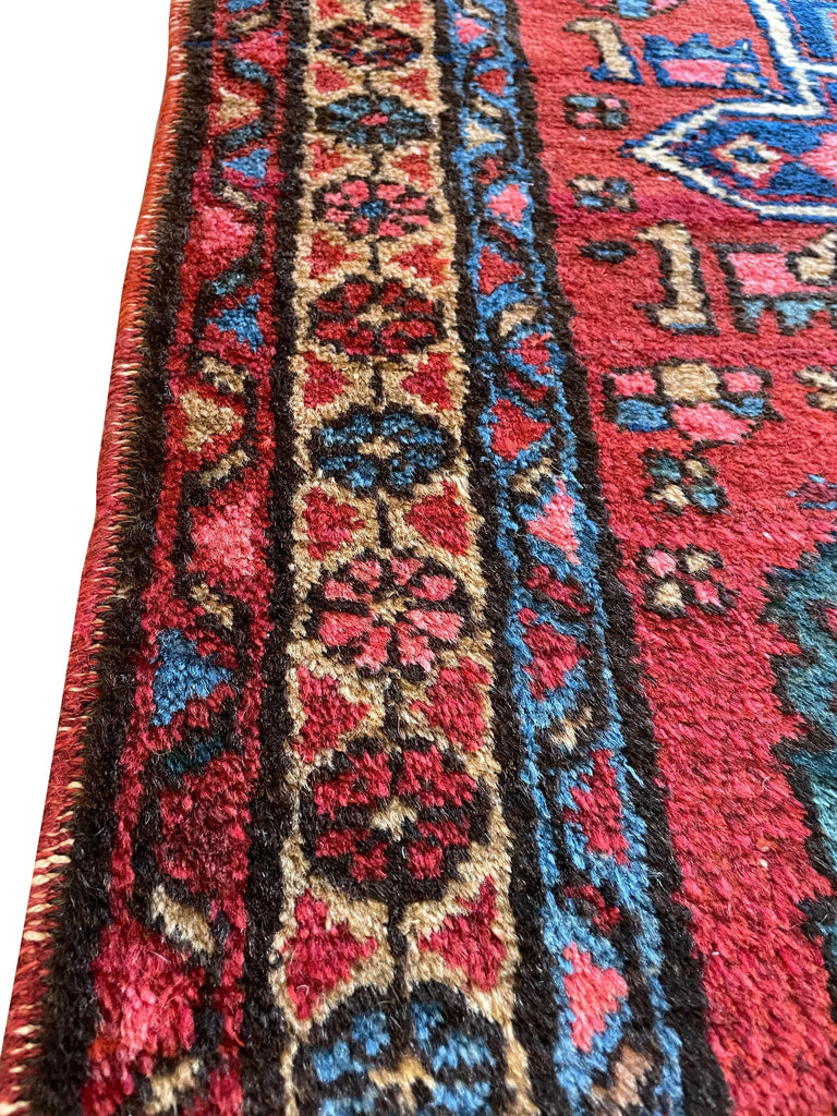 2'9"x4'5" Bakshiesh Hand Knotted