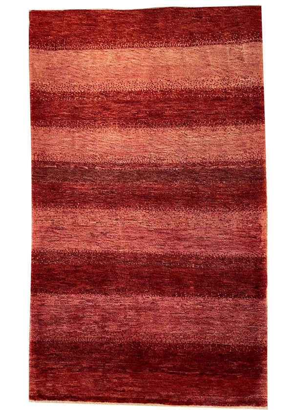 2'9"x4'7" Kashkuli Gabbeh Hand Knotted