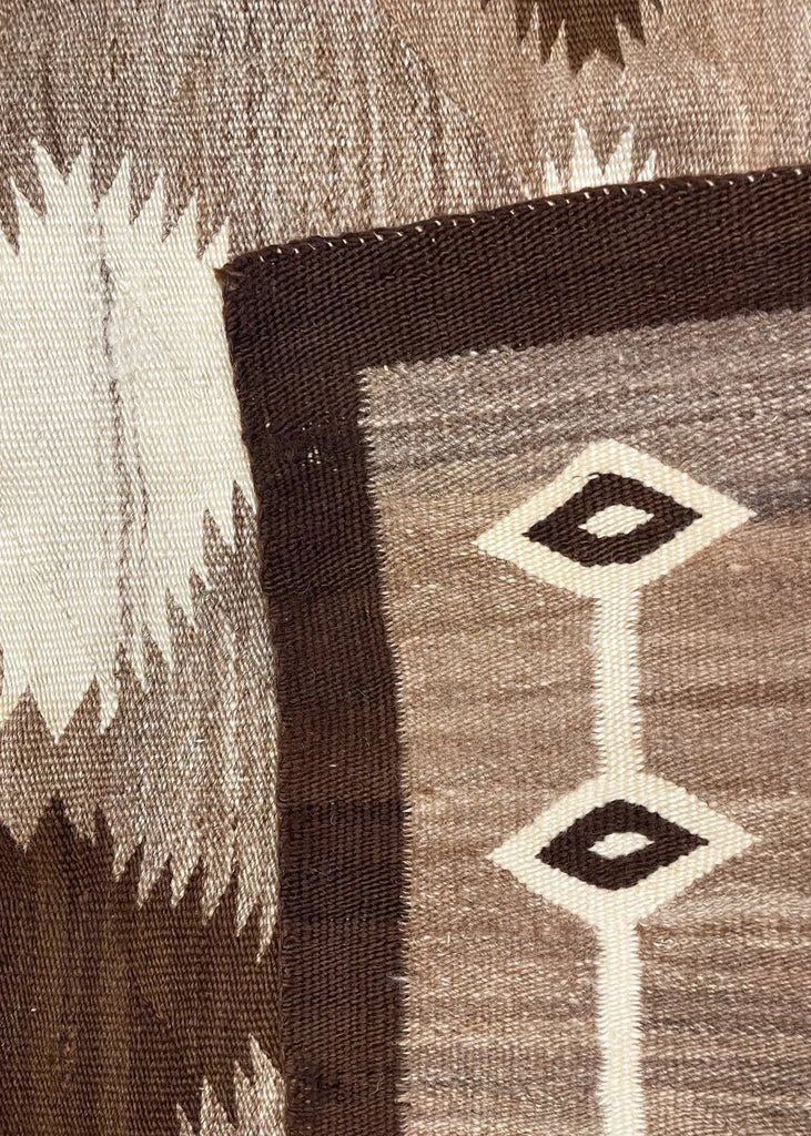 3'10"x5'5" Navajo Crystal Hand Knotted