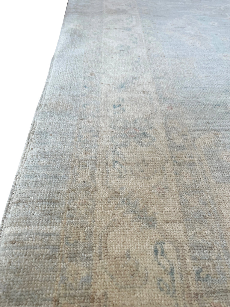 3'11"x6'3" White Wash Hand Knotted