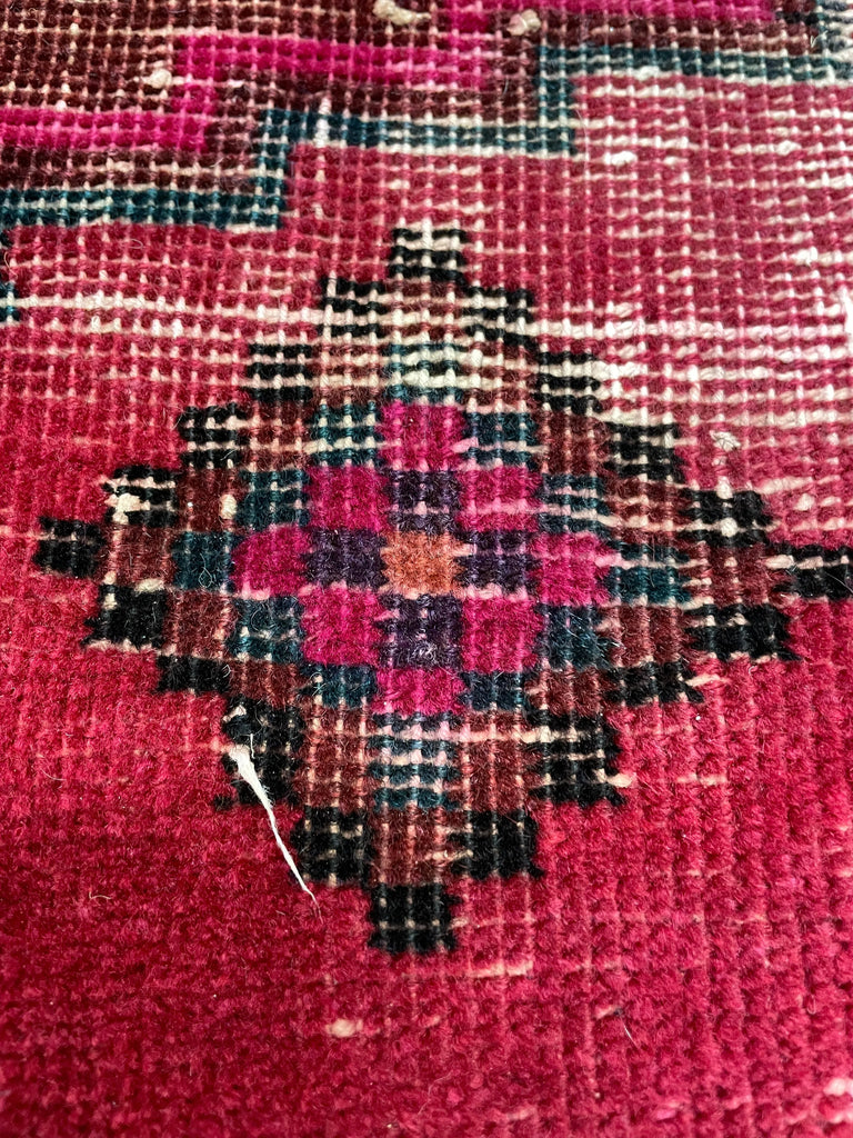 3'11"x9'10" Kurdish Mosul Hand Knotted