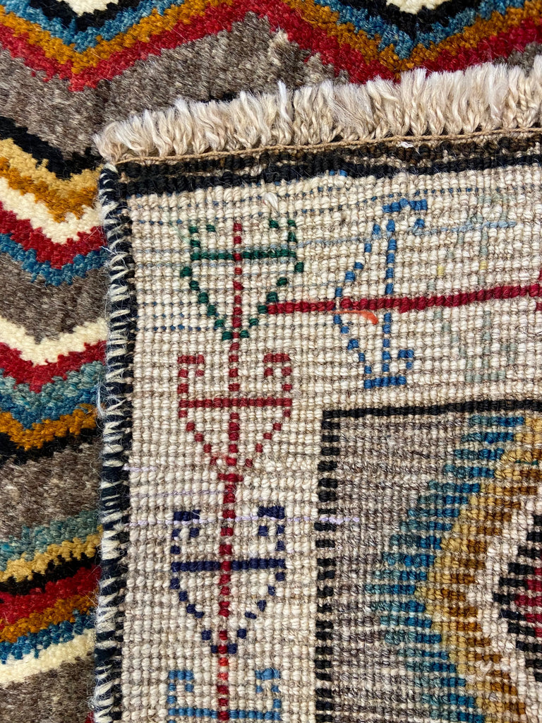 3'3"x4'9" Gabbeh Hand Knotted