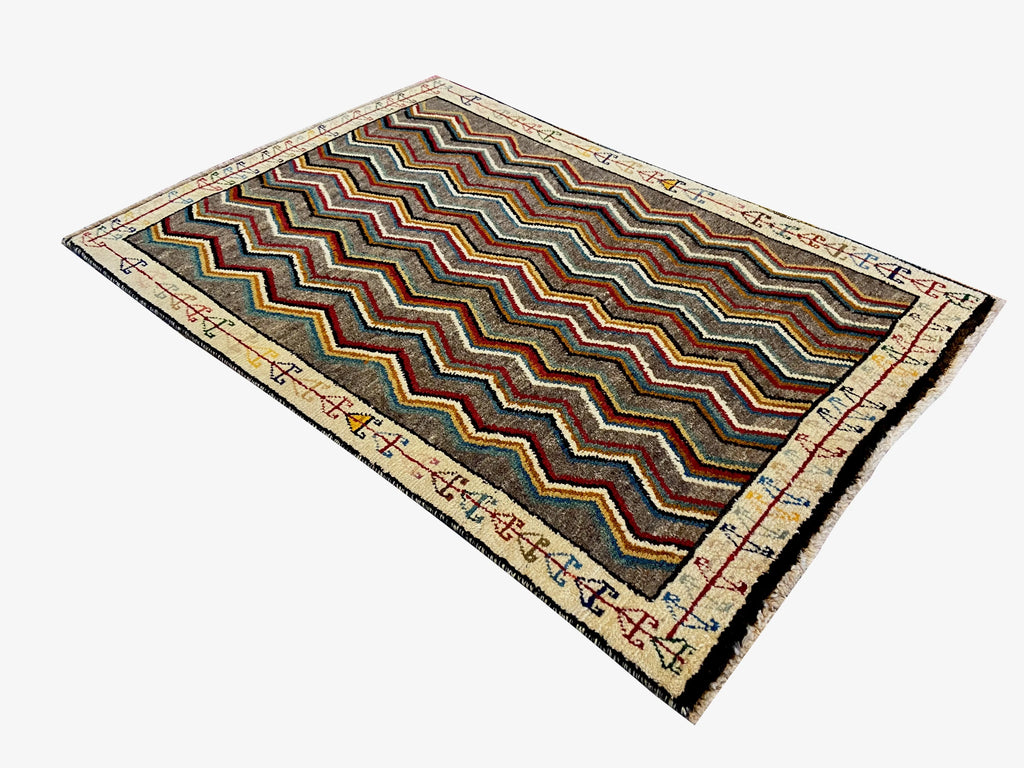 3'3"x4'9" Gabbeh Hand Knotted