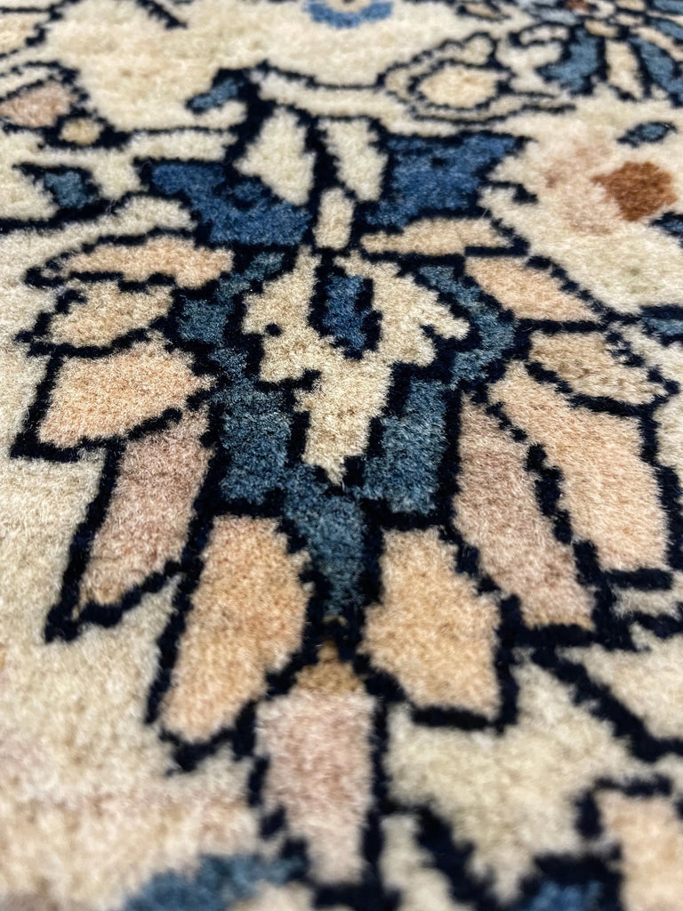 3'5"x4'10" Farahan Sarouk Hand Knotted