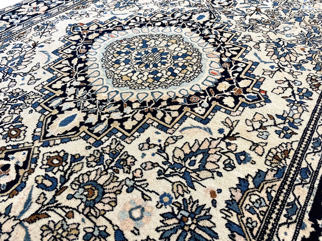 3'5"x4'10" Farahan Sarouk Hand Knotted