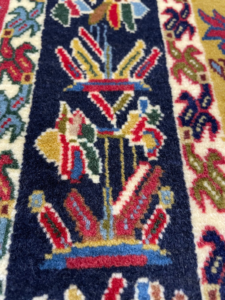 3'5"x4'10" Kashkuli Hand Knotted