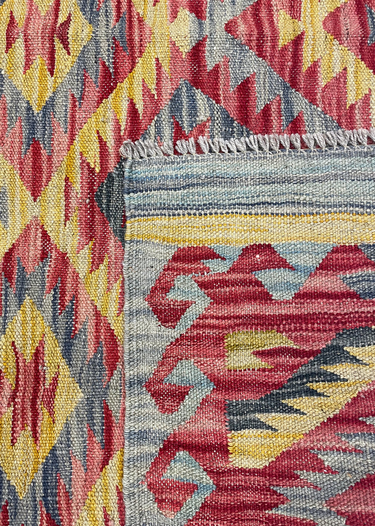 3'5"x5' Kilim Hand Woven