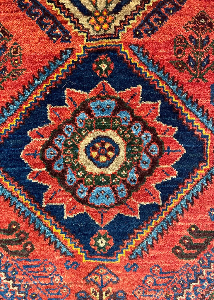 3'6"x5'2" Qashqai Hand Knotted